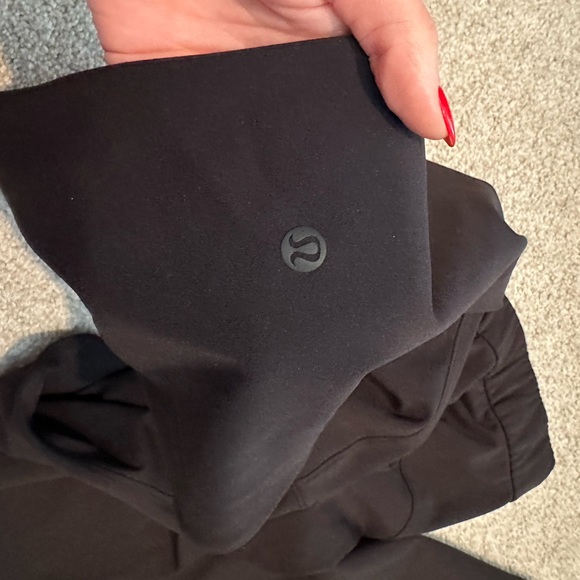 🍋🍋 EUC On The Fly Pant - Lululemon - Picture 4 of 6